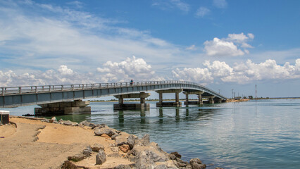 Fototapeta premium Sangupiddy Bridge, a significant transportation link located in northern Sri Lanka. It connects the Jaffna Peninsula to the mainland at Pooneryn.