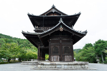 南禅寺 三門を真横から