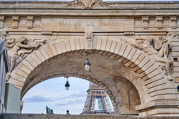Obraz premium Ancient Stone Arch Bridge Architecture