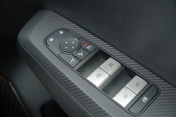 運転席ドアのウィンドウ操作スイッチ類