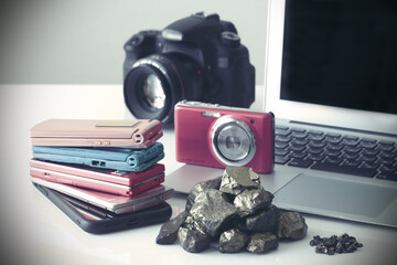 パソコンや携帯電話などのデジタル機器に使われるレアメタルやレアアース