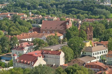 Obraz premium Gotisches Ensemble , St. Annenkirche und Bernhardinerkirche, Vilniaus Sv. Onos baznycia, Vilnius, Litauen, Vilnius, Litauen