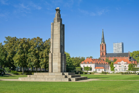 Sowjetisches Ehrendenkmal, Anger-Park, Frankfurt an der Oder, Brandenburg, Deutschland