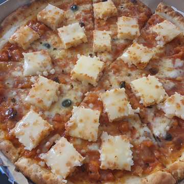 someone put unmelted american craft square cheese singles on top of this pizza --profile 6mr7t1v.
