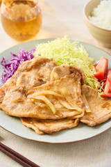 豚の生姜焼き ロース肉の家庭料理