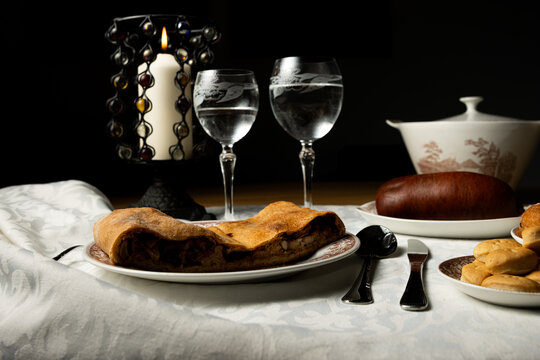Bodeg&oacute;n de comida tradicional mallorquina con lux de vela en ambiente oto&ntilde;al
