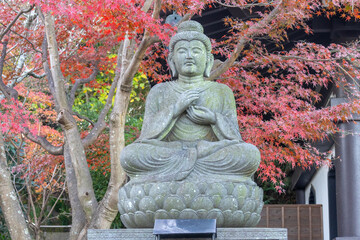 Obraz premium Stone Buddha statues in the Hase Temple, Kamakura, Japan