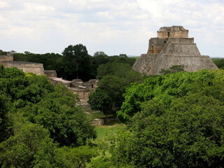 Fototapeta premium Uxmal - die große Maya-Stadt