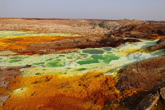 The colors of salt generated by the mineral-laden vapors of Dallol Volcano, Ethiopia
