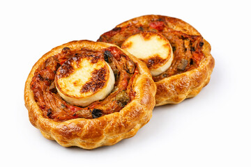 Fototapeta premium Tartelettes de chèvre et légumes sur un fond blanc