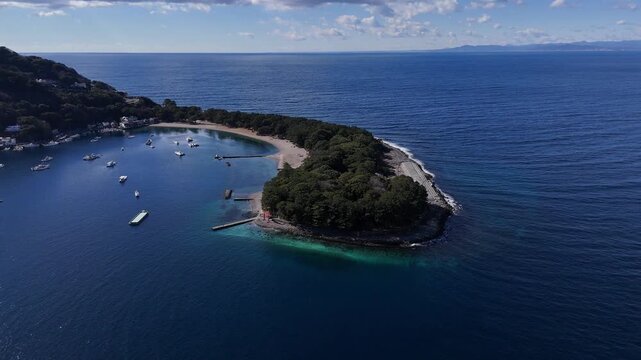 御浜岬と戸田湾の漁船 - 静岡県沼津市,日本