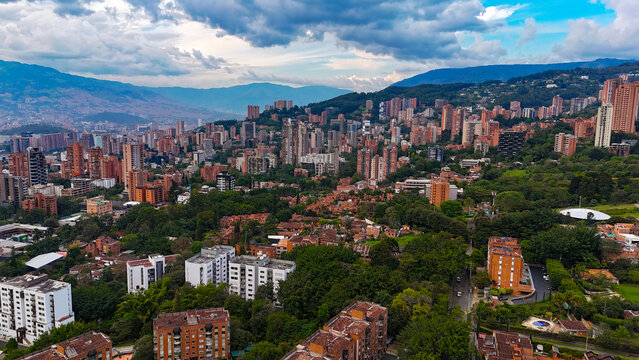 Imagen a&eacute;rea tomada en la ciudad de Medell&iacute;n, desde el sector del Poblado.