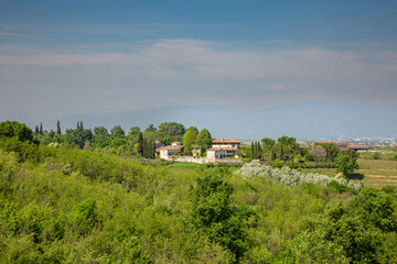 Fototapeta premium Panoramic View of an Italian Countryside Estate and Vineyards