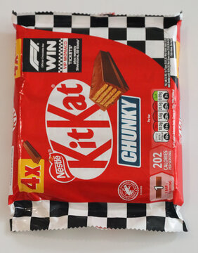 Kit kat chunky chocolate bar packaging with checkered border