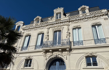 Obraz premium 19th-century building facade in Rochefort, France