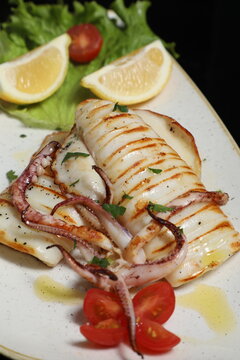 Plat de fruits de mer dans un restaurant &agrave; Paris
