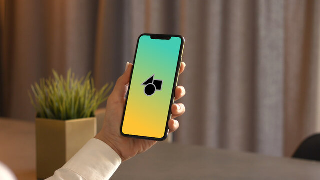 Mobile 3 Dolly &ndash; High Detail Smartphone Screen Presentation, Touch Swipe Scroll Tap Animation, Vertical App UI UX Interface Showcase Template