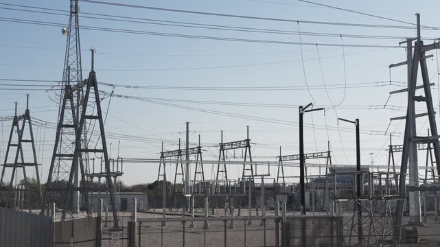 Electrical power distribution sub-station 