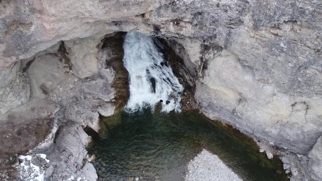 Natural Bridge waterfall 