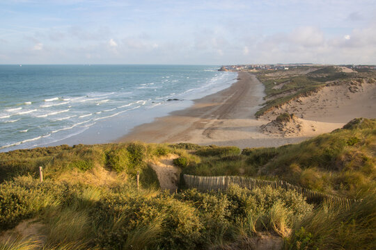 Plage des Dunes de la Slack se situe entre la Pointe aux Oies et l'embouchure de la Slack entre Wimereux et Ambleteuse dans le d&eacute;partement du Pas-de-Calais en r&eacute;gion Hauts-de-France en &eacute;t&eacute;