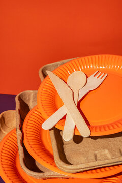 Vibrant disposable tableware with wooden utensils