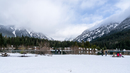 A serene alpine escape in the cascade - Gold Creek Pond in Snoqualmie Pass, Washington state, USA © Deyao