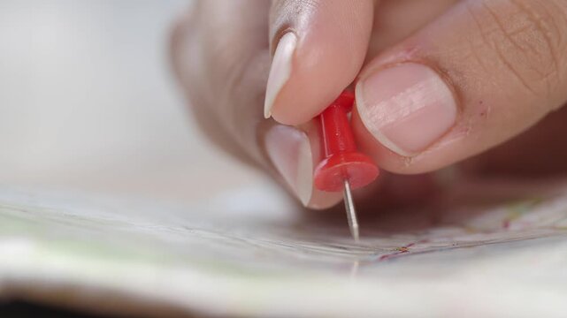 Finding the right spot on a map with a pushpin