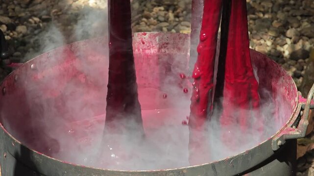 Dying fabric with lac, natural color.