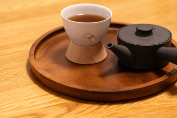 夜,リラックス,ちょうちょ柄の湯呑み,日本,お茶