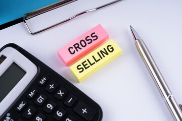 Cross-Selling text on sticky notes business concept © cn0ra