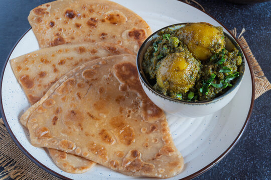 Sobuj Aloor Dum with Paratha | Bengali Green Masala Potato Curry | Spiced Potato Dum Aloo with Flatbread | Traditional Indian Vegetarian Meal