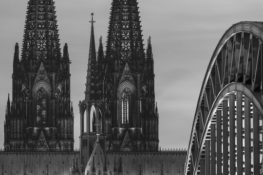 Evening atmosphere, Cologne Cathedral illuminated with LED lamps and the Hohenzollern Bridge, Cologne, North Rhine-Westphalia, Germany