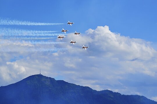Formation flight of the Patrouille Suisse with the Northrop F-5E Tiger II, Zugerseefest 2022, Canton Zug, Switzerland