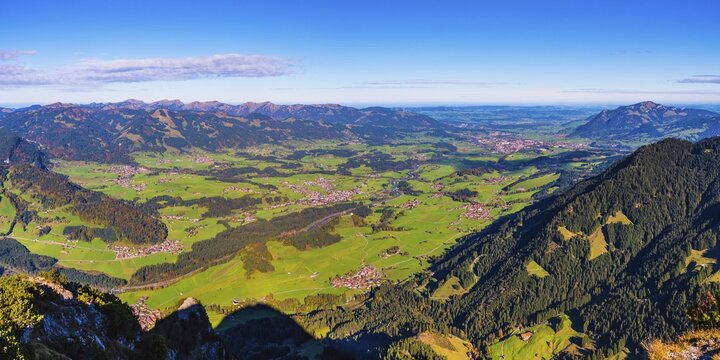 Panorama from Rubihorn, 1957m, into the Upper Illertal with Fischen, Sonthofen and Gr&uuml;nten, 1783m, Allg&auml;u, Bavaria, Germany