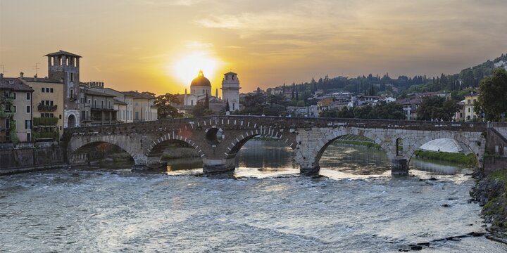 Old Town with the Adige River, Ponte Pietra, Verona, Adige Valley, Veneto, Italy