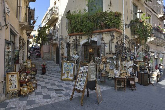 Corso umberto, alley with souvenir shops, Taormina, Sicily, Italy