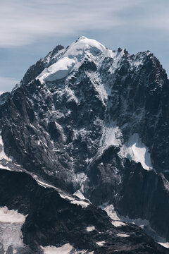 Majestic Mountain Peaks &ndash; Scenic Alpine Landscape