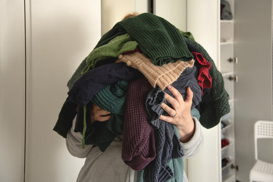 Wardrobe Decluttering and Seasonal Clothing Organization