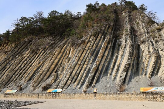 Site g&eacute;ologique du Serre de l'Ane &agrave; la Charce. Strates de marno-calcaires de l'Hauterivien - Stratotype - G&eacute;ologie - Dr&ocirc;me