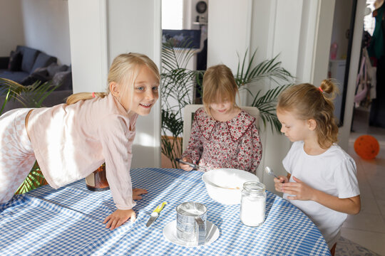 Children making omelette