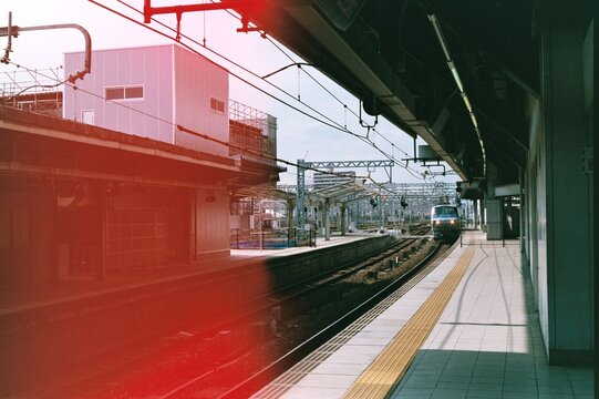 A train soon arriving at a station 