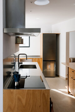 General view of a small modern kitchen
