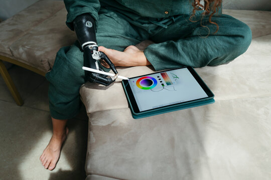 Creativity Blooms Through Technology in a Cozy Artist's Nook