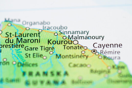 Coastal map showing Kourou and Cayenne urban region.