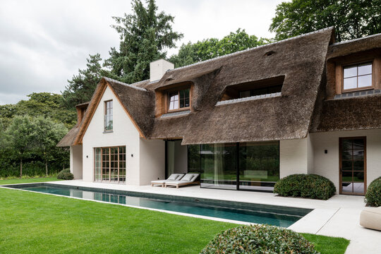 villa and swimming pool