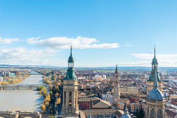 Obraz premium Zaragoza majestuosa