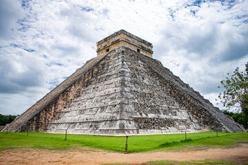 PIRAMIDE DE CHICHEN ITZA
