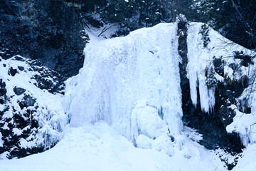 長野県　善五郎の滝　雪