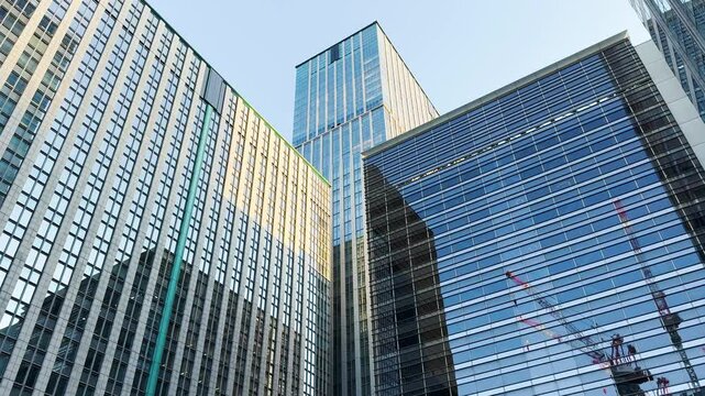 東京駅日本橋口周辺の高層ビル群