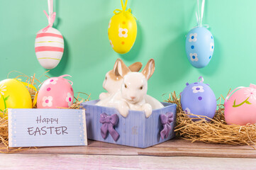 イースターエッグとウサギ